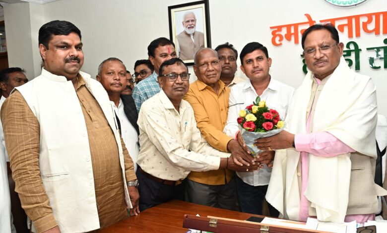 CG News: मुख्यमंत्री विष्णु देव साय से यादव समाज प्रतिनिधिमंडल की भेंट, सामाजिक विकास को लेकर हुई चर्चा….