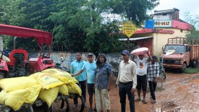 सेवा सहकारी समिति कुसुमकसा में यूरिया तथा एस.एस.पी. उर्वरक का किसानों द्वारा किया जा रहा है लगातार उठाव…