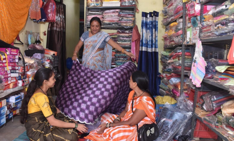 ‘बिहान’ योजना से बदल रही ग्रामीण महिलाओं की तस्वीर, लखपति दीदी कुसुम साहू बनीं आत्मनिर्भरता की मिसाल… ‘बिहान’ योजना से बदल रही ग्रामीण महिलाओं की तस्वीर, लखपति दीदी कुसुम साहू बनीं आत्मनिर्भरता की मिसाल…