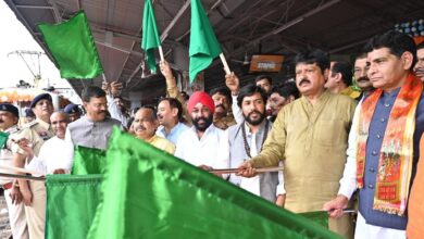 रजत जयंती वर्ष में सांस्कृतिक जागरण को नई दिशा: ‘श्री रामलला दर्शन योजना’ के तहत रायपुर से 850 श्रद्धालु रवाना, मुख्यमंत्री विष्णु देव साय ने दी शुभकामनाएं… रजत जयंती वर्ष में सांस्कृतिक जागरण को नई दिशा: ‘श्री रामलला दर्शन योजना’ के तहत रायपुर से 850 श्रद्धालु रवाना, मुख्यमंत्री विष्णु देव साय ने दी शुभकामनाएं…