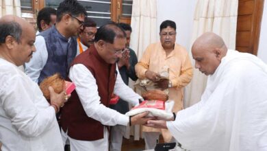 मुख्यमंत्री श्री विष्णु देव साय गुरु पूर्णिमा के अवसर पर रायगढ़ जिले के ग्राम बनोरा स्थित अघोर गुरुपीठ में गुरु दर्शन के लिए पहुंचे