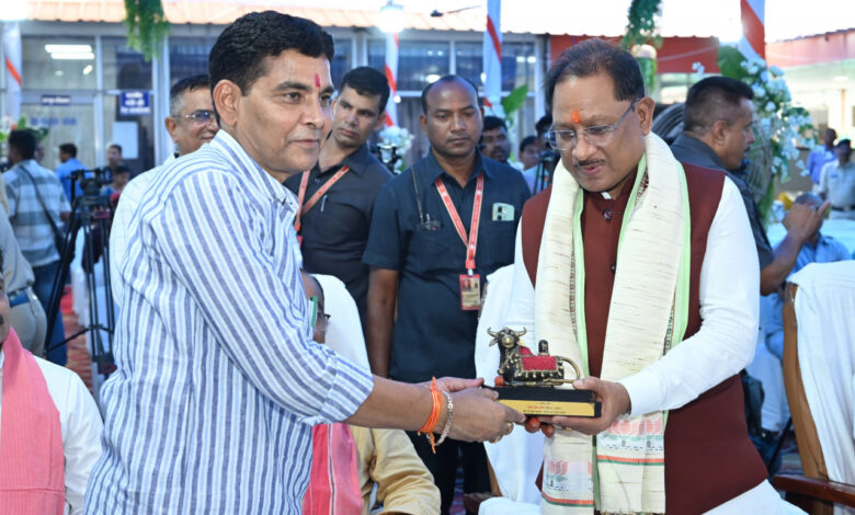 हरेली पर्व हमारी धरती, परिश्रम और परंपरा के प्रति सम्मान का प्रतीक- उपमुख्यमंत्री अरुण साव…