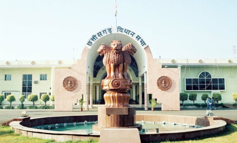 छत्तीसगढ़ विधानसभा का मानसून सत्र प्रश्नकाल से प्रारंभ, पूर्व राज्यपाल शेखर दत्त और राजा सुरेन्द्र बहादुर सिंह को दी गई श्रद्धांजलि… छत्तीसगढ़ विधानसभा का मानसून सत्र प्रश्नकाल से प्रारंभ, पूर्व राज्यपाल शेखर दत्त और राजा सुरेन्द्र बहादुर सिंह को दी गई श्रद्धांजलि…