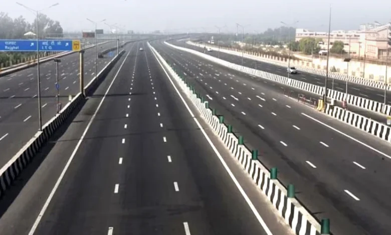 छत्तीसगढ़ में सड़क विकास को नई दिशा: मजबूत नेटवर्क के लिए 18,215 करोड़ की 37 परियोजनाओं पर तेज़ी से काम जारी… छत्तीसगढ़ में सड़क विकास को नई दिशा: मजबूत नेटवर्क के लिए 18,215 करोड़ की 37 परियोजनाओं पर तेज़ी से काम जारी…