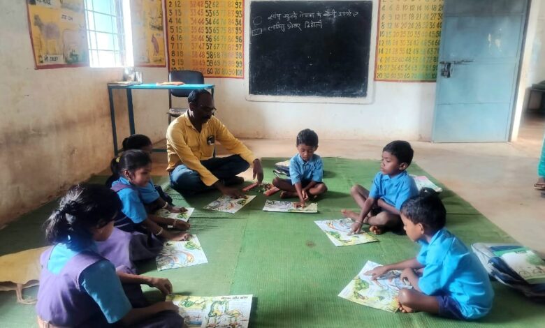 युक्तियुक्तकरण का असर : कमकासुर में अब लगने लगे क ख ग घ… के सुर….