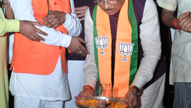 मुख्यमंत्री विष्णुदेव साय महासमुंद में रूद्र महाभिषेक हवन पूजन में हुए शामिल, प्रदेशवासियों की सुख-शांति और समृद्धि के लिए की प्रार्थना…. मुख्यमंत्री विष्णुदेव साय महासमुंद में रूद्र महाभिषेक हवन पूजन में हुए शामिल, प्रदेशवासियों की सुख-शांति और समृद्धि के लिए की प्रार्थना….