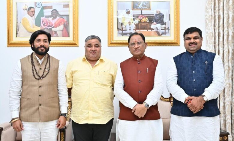 मुख्यमंत्री विष्णुदेव साय ने गजेंद्र यादव, गुरु खुशवंत साहेब एवं राजेश अग्रवाल को दी शुभकामनाएँ… मुख्यमंत्री विष्णुदेव साय ने गजेंद्र यादव, गुरु खुशवंत साहेब एवं राजेश अग्रवाल को दी शुभकामनाएँ…