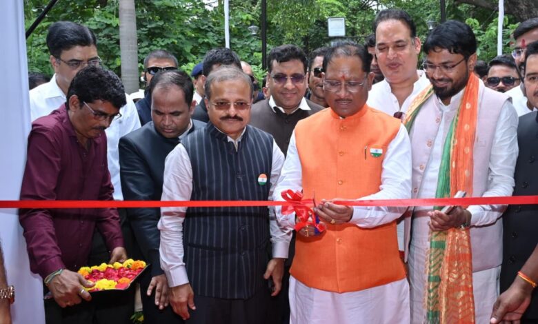 मुख्यमंत्रीविष्णु देव साय ने स्वतंत्रता दिवस पर टाउन हॉल में छायाचित्र प्रदर्शनी का किया शुभारंभ…. मुख्यमंत्रीविष्णु देव साय ने स्वतंत्रता दिवस पर टाउन हॉल में छायाचित्र प्रदर्शनी का किया शुभारंभ….