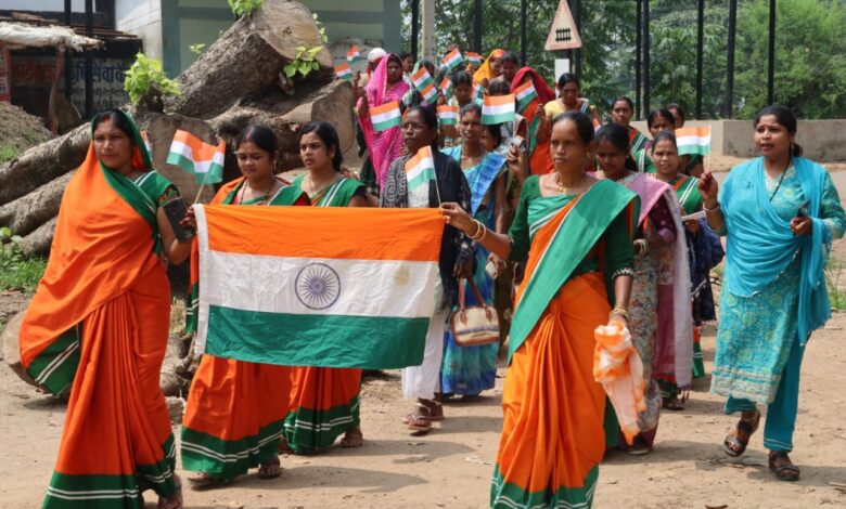 हर घर तिरंगा अभियान में गूंजा देशभक्ति का संदेश – बिहान दीदियों ने निकाली तिरंगा रैली….