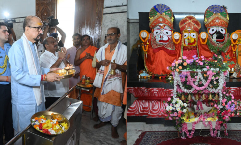 राज्यपाल रमेन डेका ने किए महाप्रभु श्री जगन्नाथ भगवान के दर्शन….