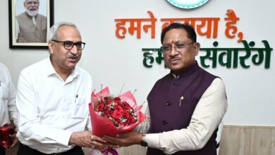 मुख्यमंत्री विष्णु देव साय से भिलाई स्टील प्लांट के नवनियुक्त निदेशक श्री चित्त रंजन महापात्र ने की सौजन्य मुलाकात