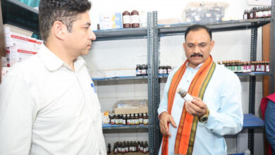 स्वास्थ्य मंत्री श्याम बिहारी जायसवाल ने किया बद्रीनाथ बघेल जिला अस्पताल का औचक निरीक्षण…..