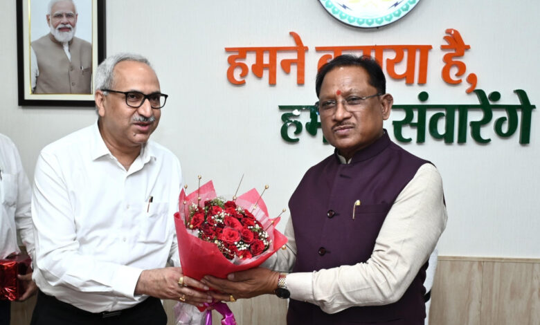 मुख्यमंत्री विष्णु देव साय से भिलाई स्टील प्लांट के नवनियुक्त निदेशक चित्त रंजन महापात्र ने की सौजन्य मुलाकात….