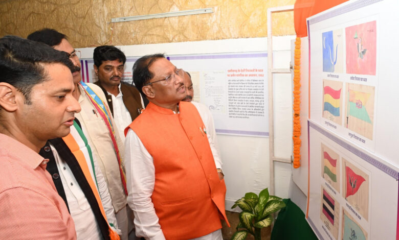 मुख्यमंत्री विष्णुदेव साय ने छत्तीसगढ़ रजत महोत्सव फोटो प्रदर्शनी का किया शुभारंभ…. मुख्यमंत्री विष्णुदेव साय ने छत्तीसगढ़ रजत महोत्सव फोटो प्रदर्शनी का किया शुभारंभ….